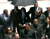 -Trial-Photos-June-2005-June-13-2005-Acquittal-michael-jackson-11318630-819-648.jpg