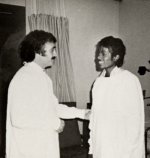 MJ-at-the-hospital-1984-michael-jackson-11694408-700-737.jpg