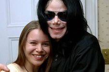 fiona-cummins-with-michael-jackson-pic-dm-769114653.jpg