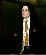 Trial-Photos-June-2005-June-3-2005-michael-jackson-11318727-679-819.jpg