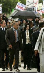 Trial-Photos-June-2005-June-3-2005-michael-jackson-11318732-497-819.jpg